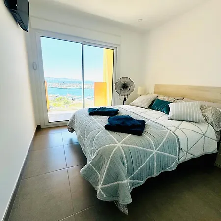 Vista Al Puerto Appartement *