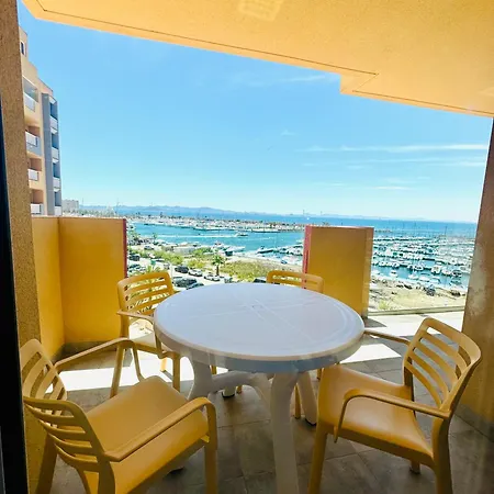 Vista Al Puerto Apartman